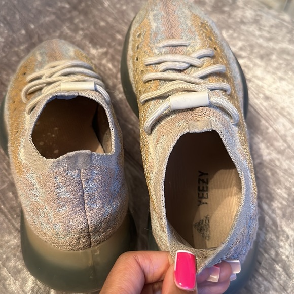 Yeezy Boost 380 Pepper - Picture 4 of 5